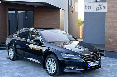 Лифтбек Skoda Superb 2018 в 