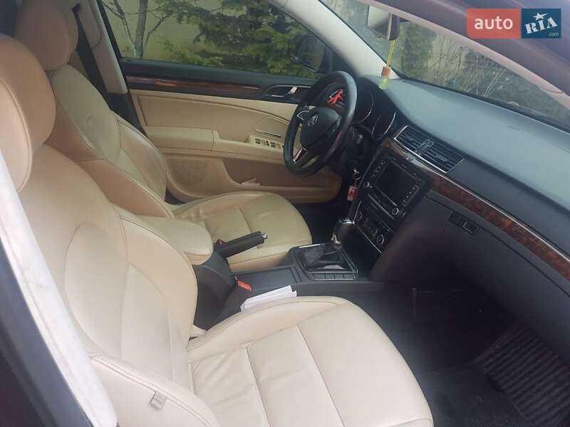 Седан Skoda Superb 2013 в Берегово