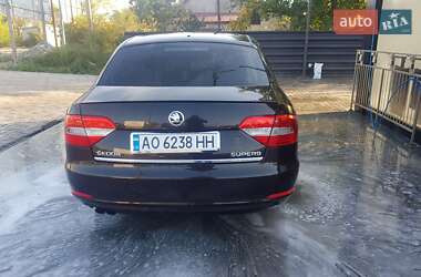 Седан Skoda Superb 2013 в Береговому