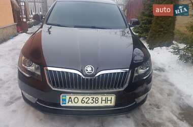 Седан Skoda Superb 2013 в Береговому