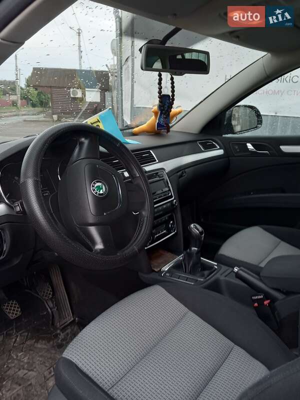 Универсал Skoda Superb 2010 в Голованевске