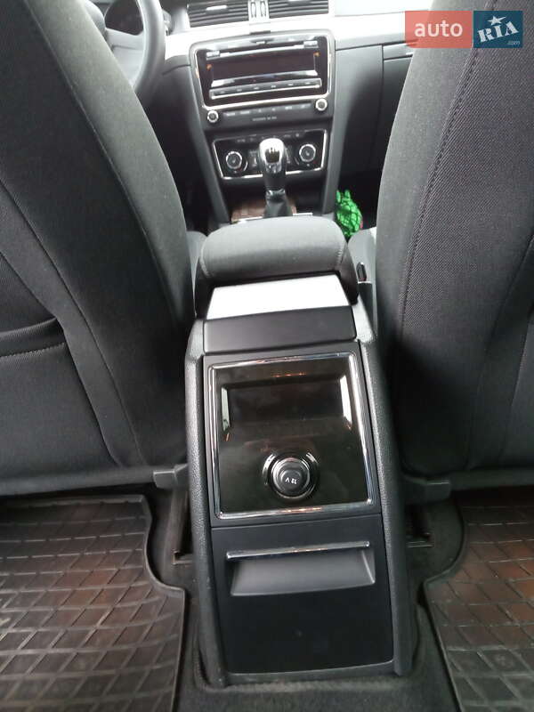 Универсал Skoda Superb 2010 в Голованевске
