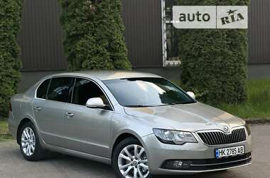 Лифтбек Skoda Superb 2014 в 
