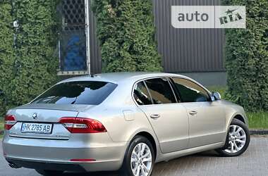 Лифтбек Skoda Superb 2014 в 