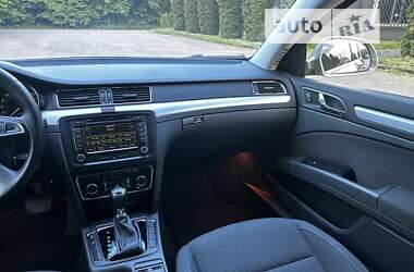 Лифтбек Skoda Superb 2014 в 