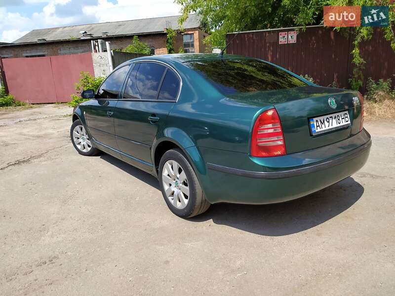 Ліфтбек Skoda Superb 2004 в Коростишеві