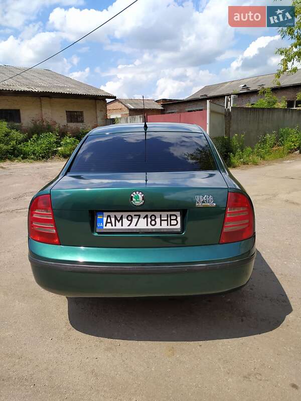 Ліфтбек Skoda Superb 2004 в Коростишеві