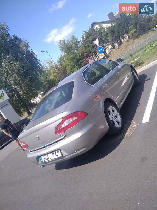 Ліфтбек Skoda Superb 2011 в Рівному