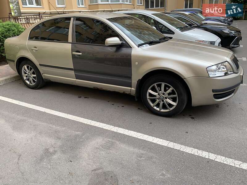 Лифтбек Skoda Superb 2005 в Киеве