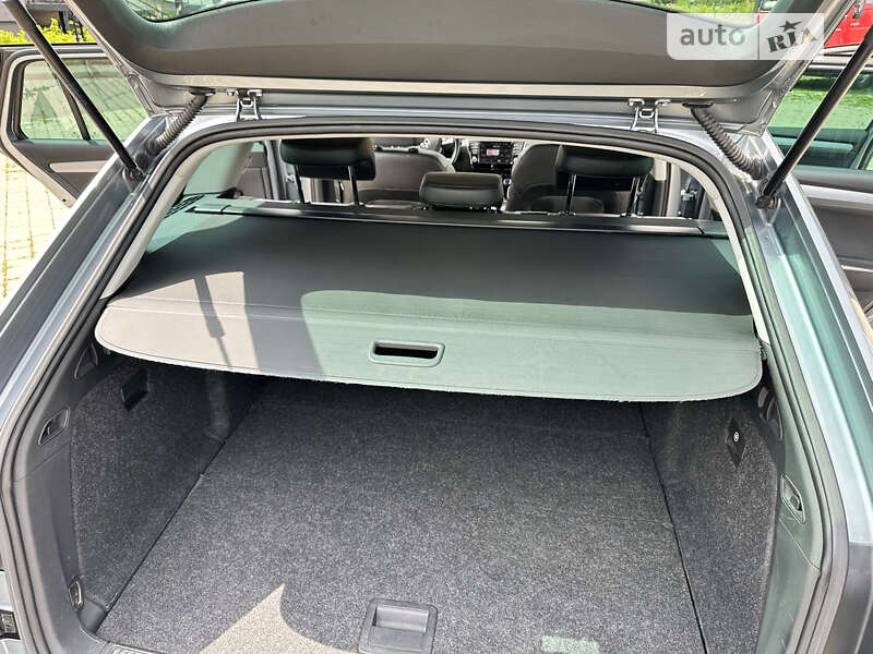 Універсал Skoda Superb 2016 в Любомлі