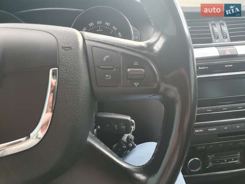Лифтбек Skoda Superb 2012 в Днепре