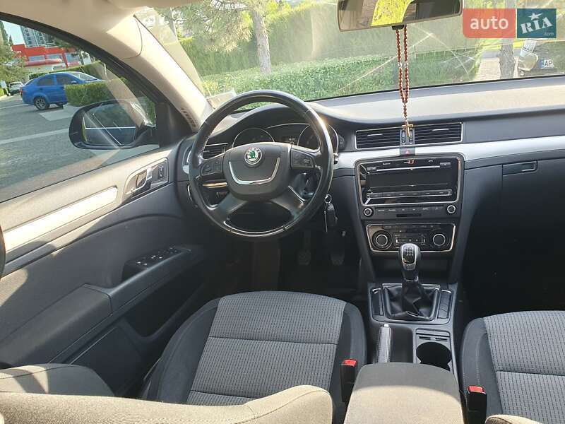 Лифтбек Skoda Superb 2012 в Днепре