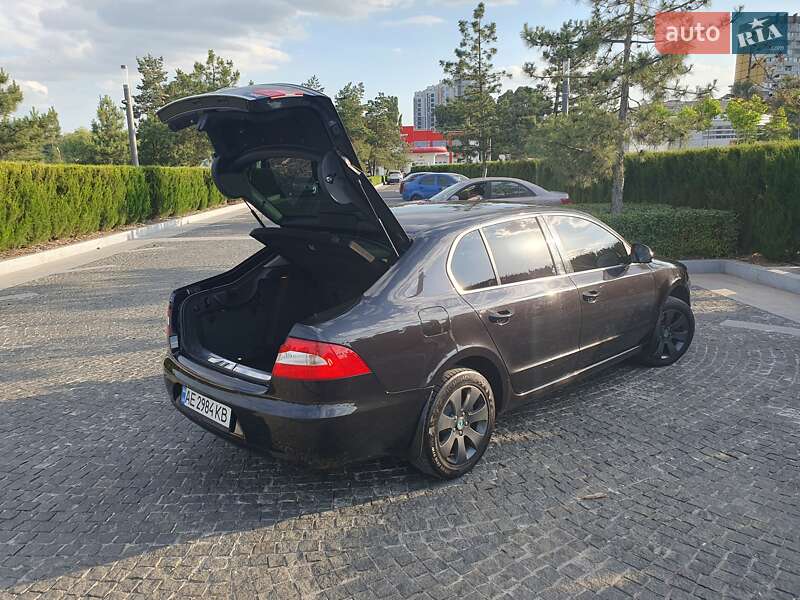 Лифтбек Skoda Superb 2012 в Днепре