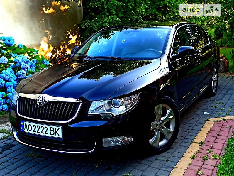 Лифтбек Skoda Superb 2012 в Мукачево