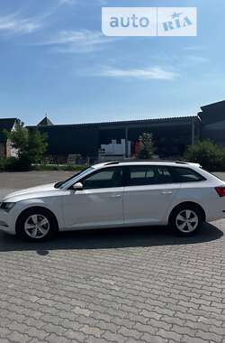 Универсал Skoda Superb 2016 в 