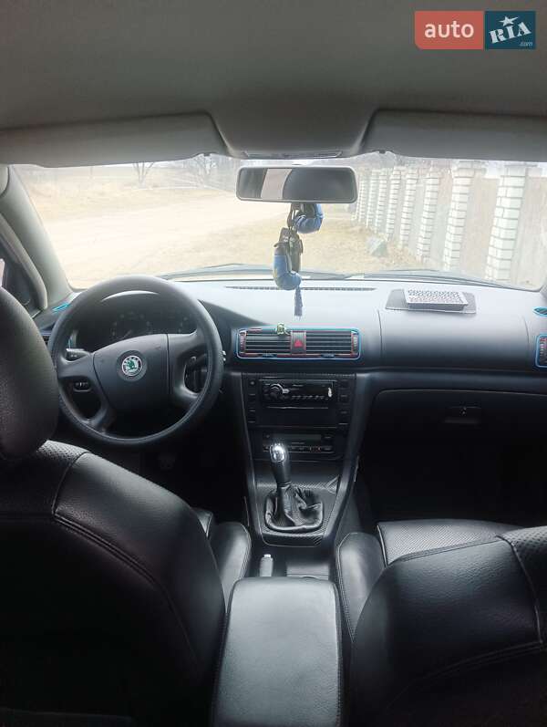 Ліфтбек Skoda Superb 2006 в Ружині