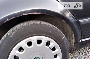 Лифтбек Skoda Superb 2003 в 