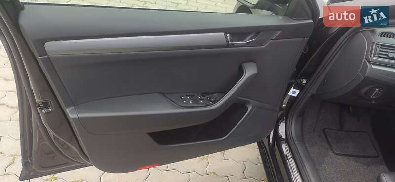 Универсал Skoda Superb 2018 в Черновцах