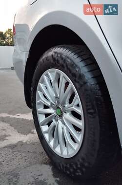 Ліфтбек Skoda Superb 2012 в 