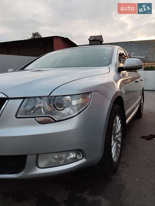 Лифтбек Skoda Superb 2012 в Киеве