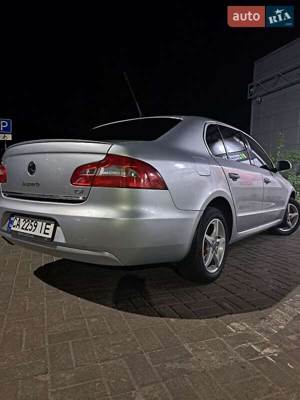 Лифтбек Skoda Superb 2008 в Черкассах