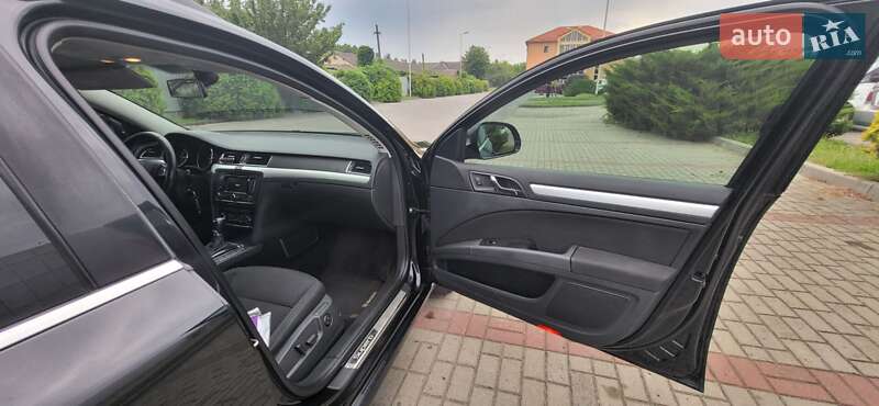 Универсал Skoda Superb 2014 в Ужгороде