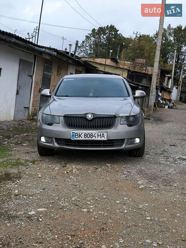 Ліфтбек Skoda Superb 2011 в Рівному