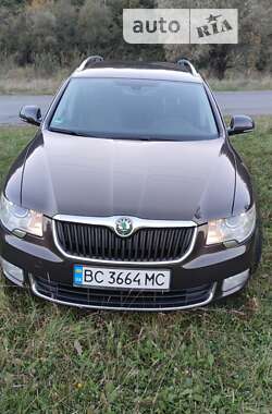 Універсал Skoda Superb 2011 в Стрию