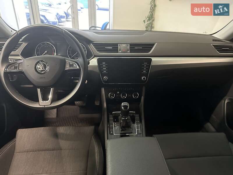 Лифтбек Skoda Superb 2018 в Киеве