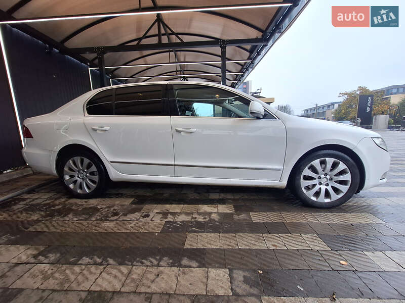 Лифтбек Skoda Superb 2012 в Ужгороде