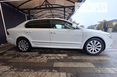 Лифтбек Skoda Superb 2012 в Ужгороде