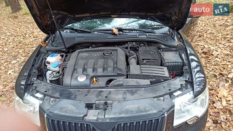 Лифтбек Skoda Superb 2010 в Бродах