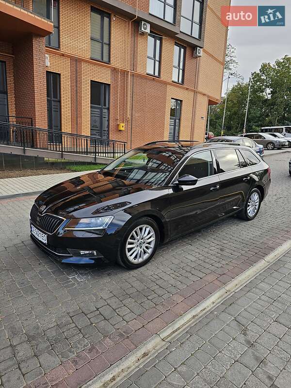 Универсал Skoda Superb 2016 в Черновцах