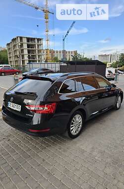 Универсал Skoda Superb 2016 в Черновцах