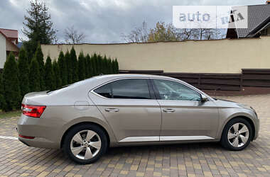 Лифтбек Skoda Superb 2017 в Надворной