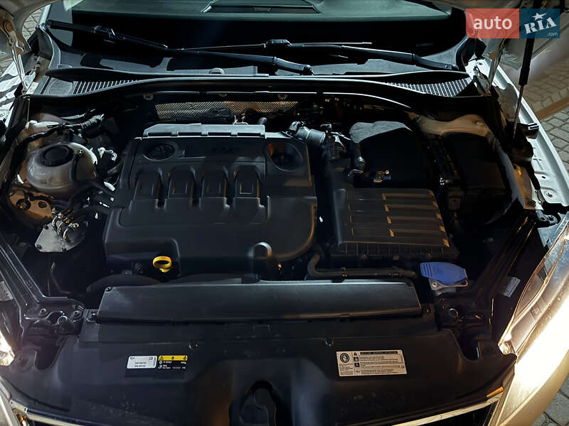 Седан Skoda Superb 2017 в Львові