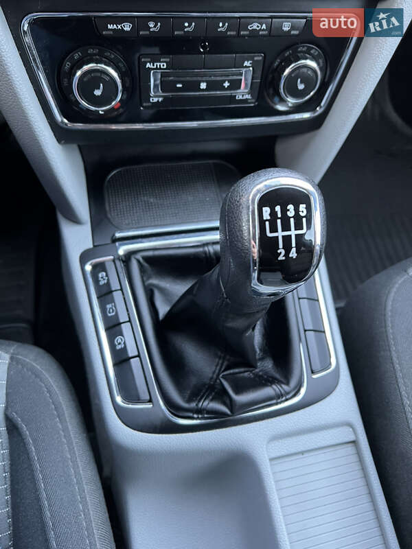 Универсал Skoda Superb 2011 в Днепре