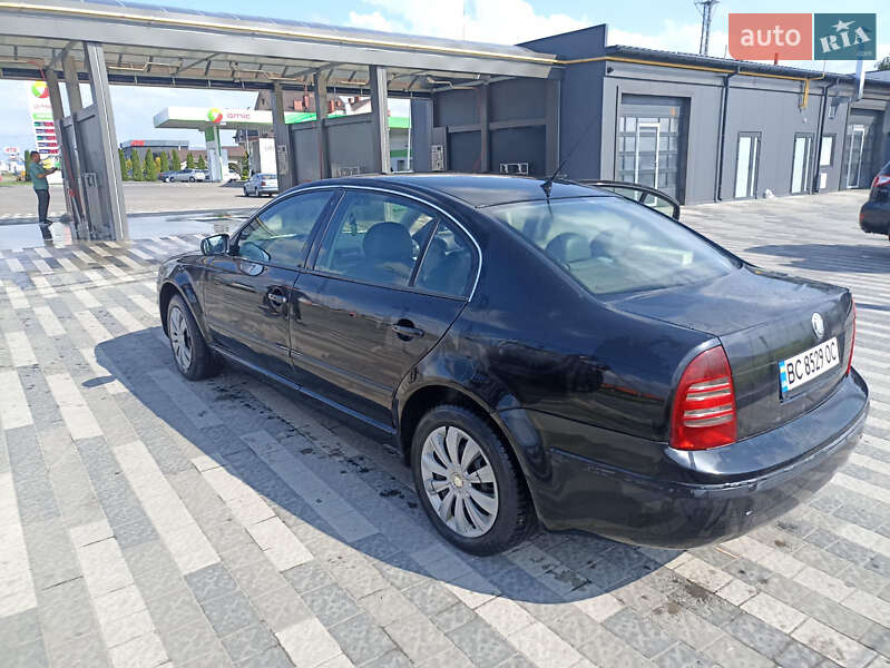 Лифтбек Skoda Superb 2005 в Львове