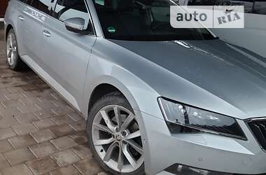 Універсал Skoda Superb 2019 в Ужгороді