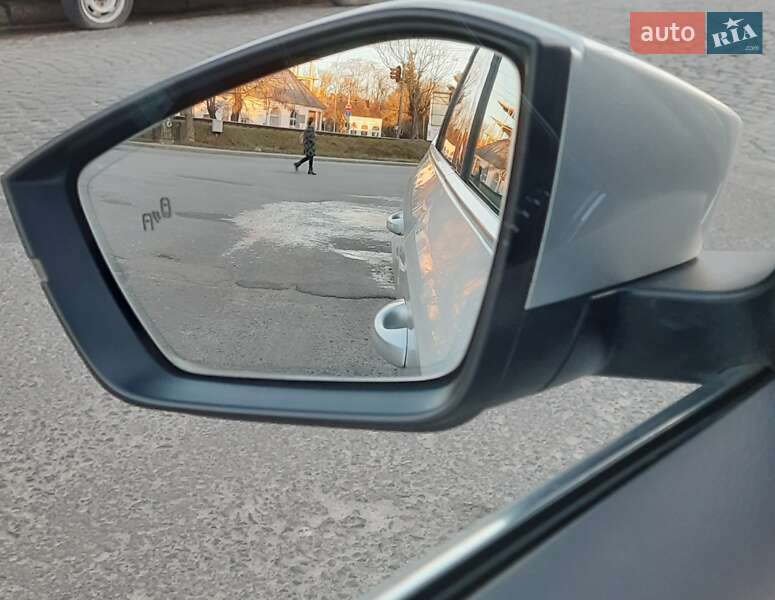 Универсал Skoda Superb 2019 в Ужгороде