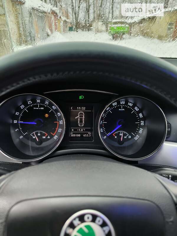 Ліфтбек Skoda Superb 2011 в Рівному