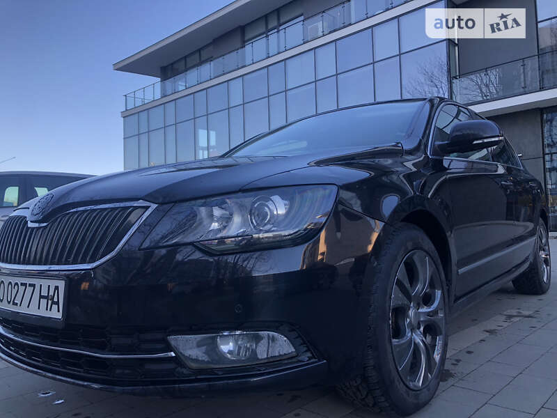 Лифтбек Skoda Superb 2014 в Ужгороде