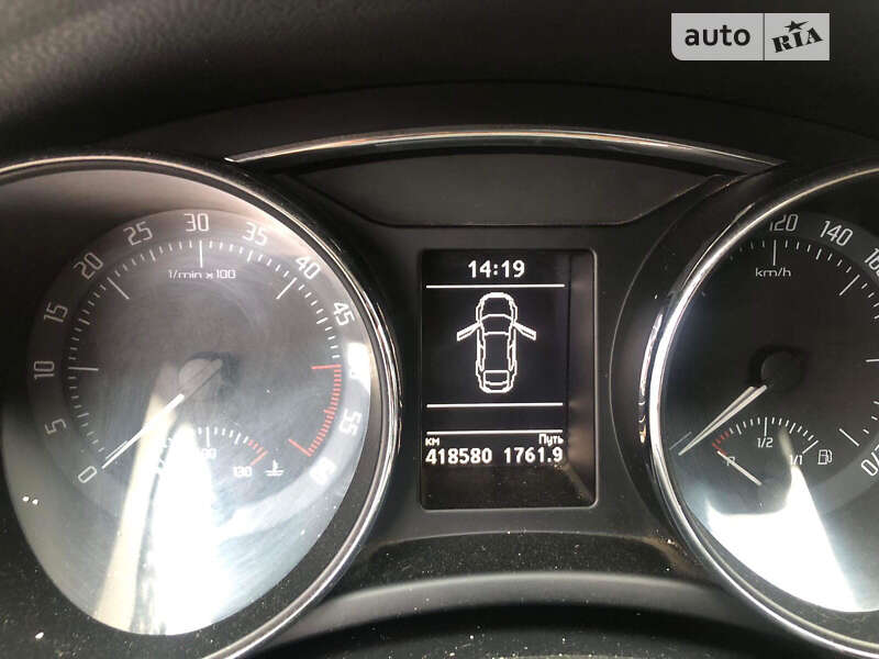 Лифтбек Skoda Superb 2014 в Ужгороде