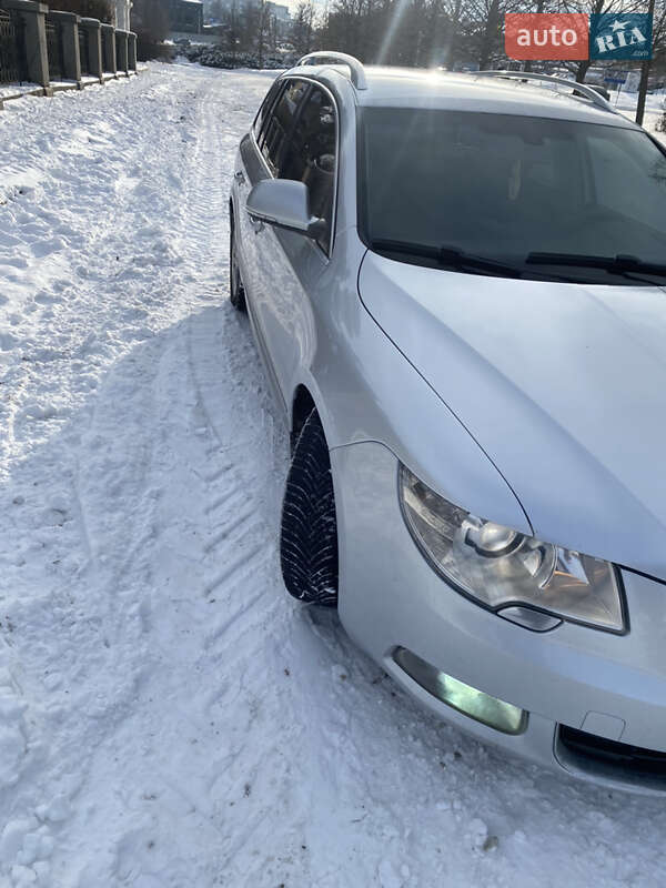 Универсал Skoda Superb 2012 в Умани