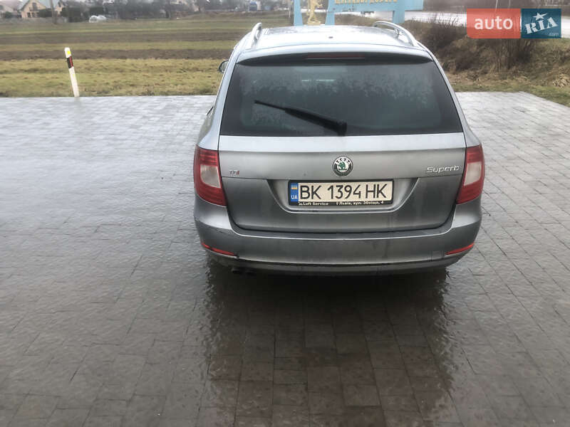 Универсал Skoda Superb 2011 в Львове