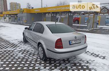 Лифтбек Skoda Superb 2004 в Броварах