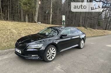 Лифтбек Skoda Superb 2016 в Дрогобыче