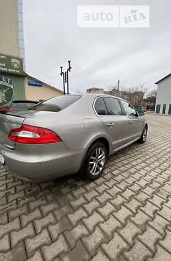 Лифтбек Skoda Superb 2011 в Черновцах