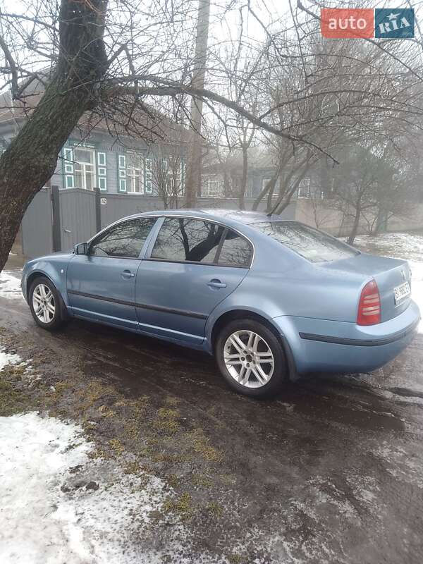 Ліфтбек Skoda Superb 2004 в Сумах