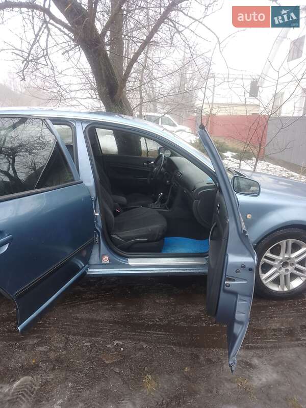 Ліфтбек Skoda Superb 2004 в Сумах